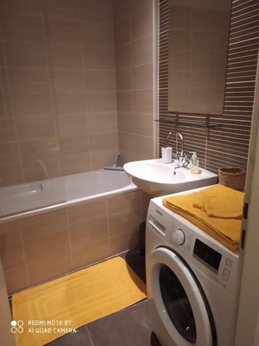 Bel Appartement Dans Centre Historique Avignon Extérieur photo